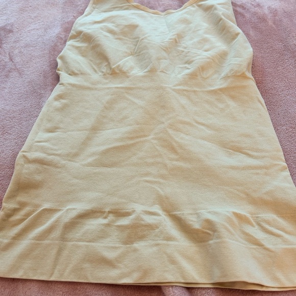 Avenue Tank style Shape Wear
NWOT
Size 1X - Picture 4 of 4